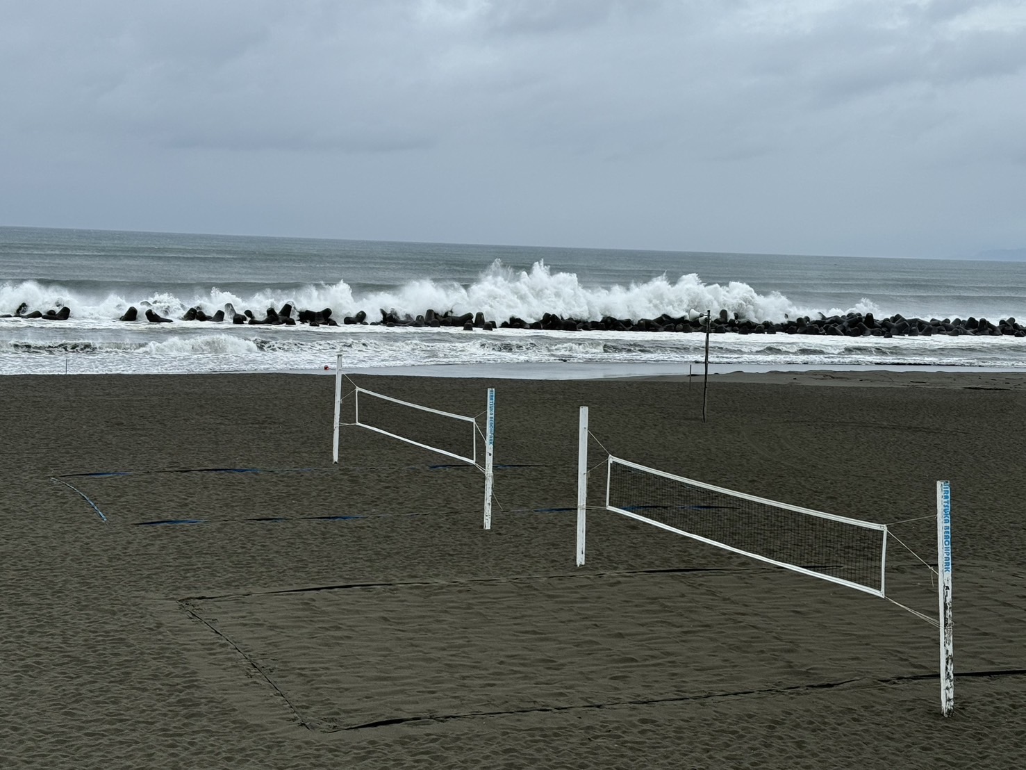 台風接近中です。海には近づかないように！